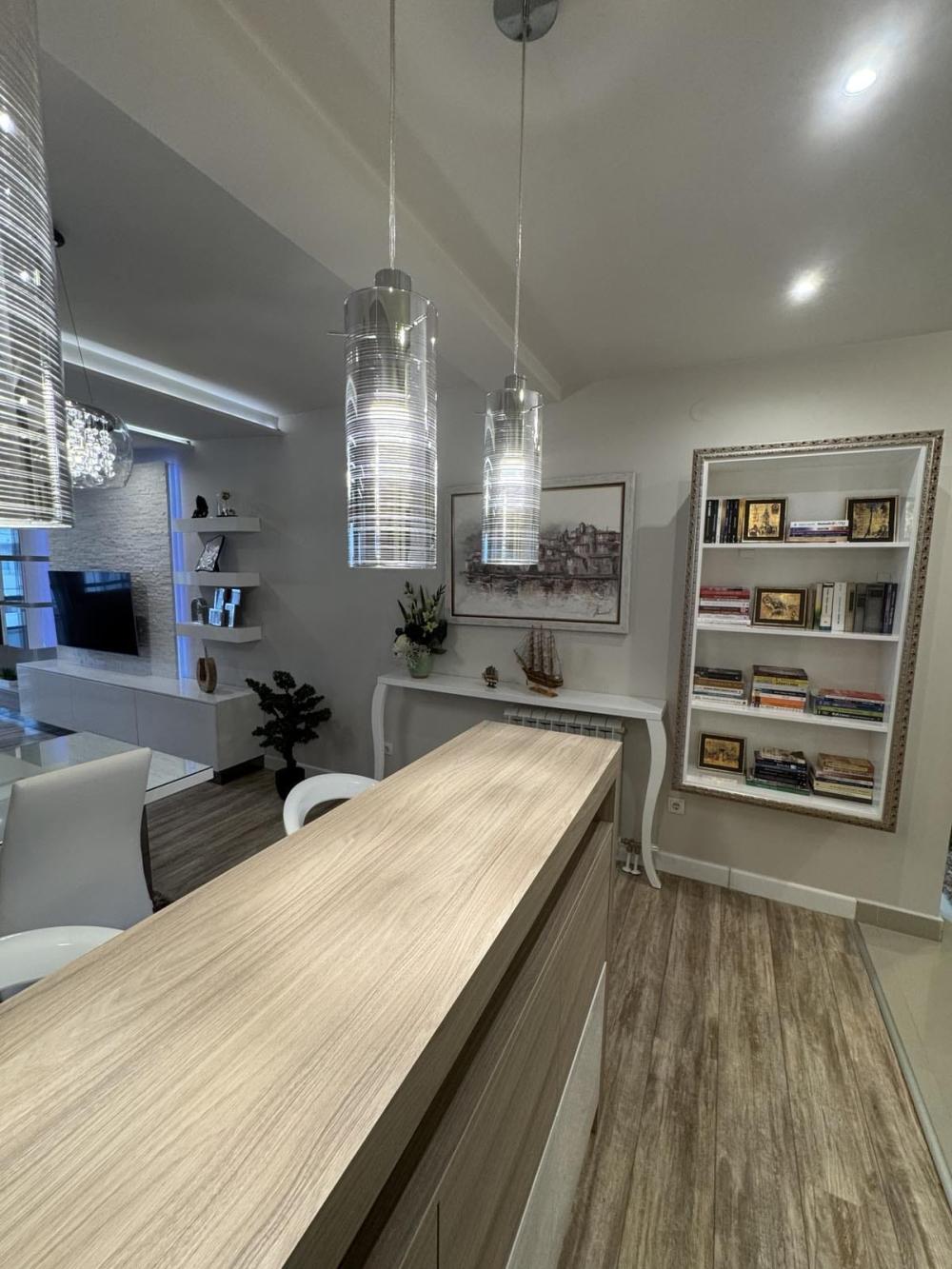 Slika 1 - U blizini Doma zdravlja i Delta Planeta, Trosoban stan za izdavanje, 75m2, 700€